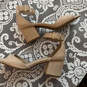 Like New Dream Pairs Sandals Size 8